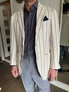 グレーでファッションコーディネート