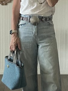 ジーンズに合わせたいアイテム