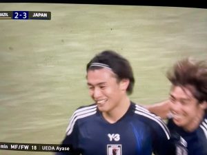 逆転シュートを決めた!